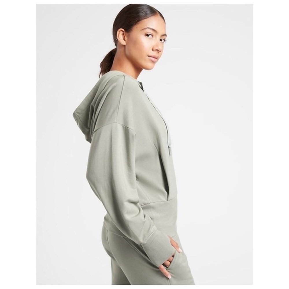 Athleta Women's Sage Green Balance Sweatshirt Full Zip Up NWT SZ XL - Picture 2 of 12